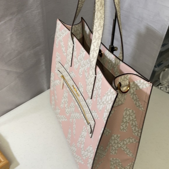 Michael Kors Tote Bag - Picture 6 of 14